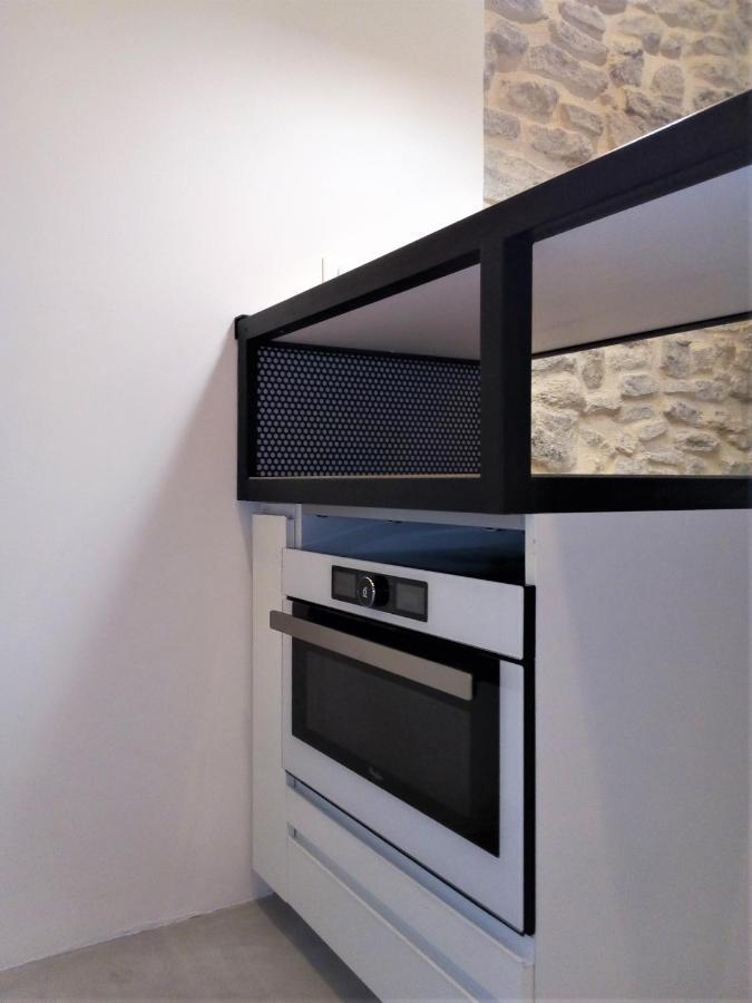 Le Petit Studio - 15 M2 - Centre Ville - Sorgue A 50 M LʼIsle-sur-la-Sorgue Buitenkant foto