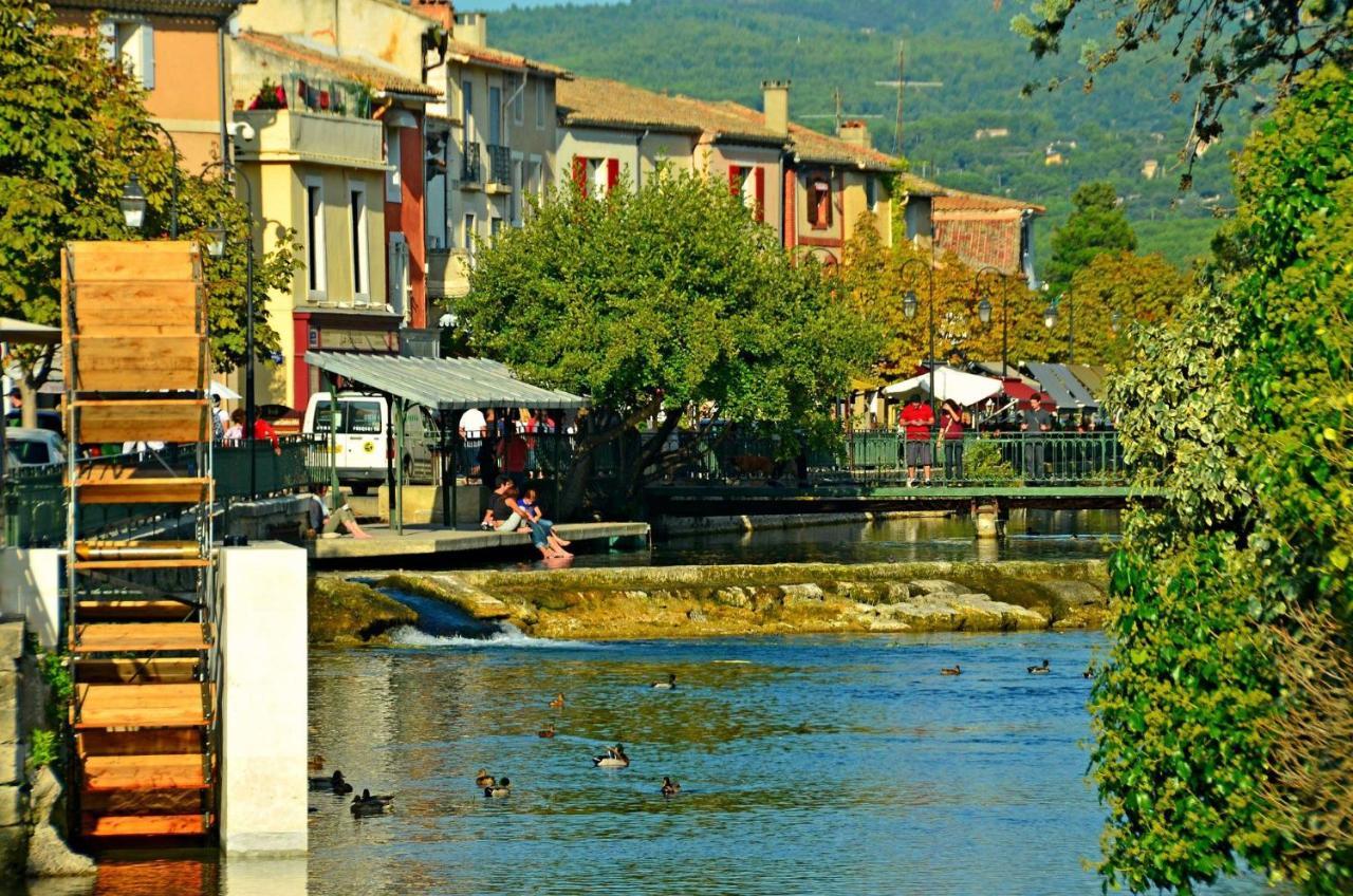 Le Petit Studio - 15 M2 - Centre Ville - Sorgue A 50 M LʼIsle-sur-la-Sorgue Buitenkant foto