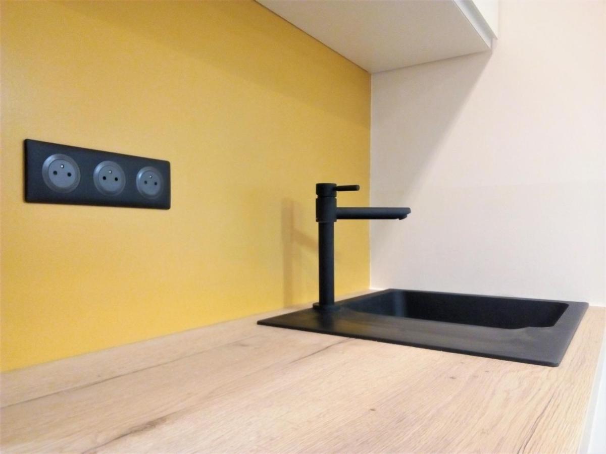 Le Petit Studio - 15 M2 - Centre Ville - Sorgue A 50 M LʼIsle-sur-la-Sorgue Buitenkant foto