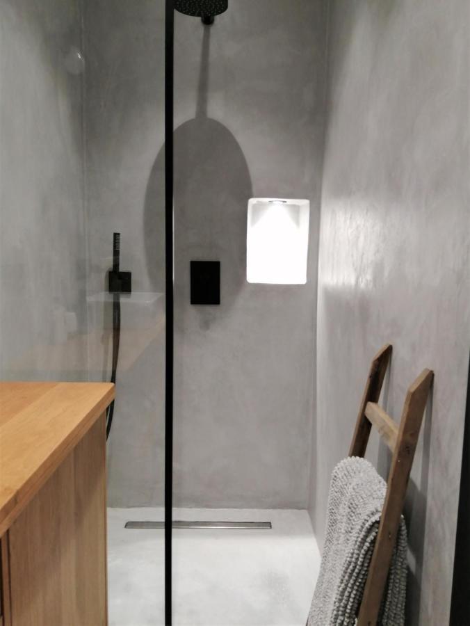 Le Petit Studio - 15 M2 - Centre Ville - Sorgue A 50 M LʼIsle-sur-la-Sorgue Buitenkant foto