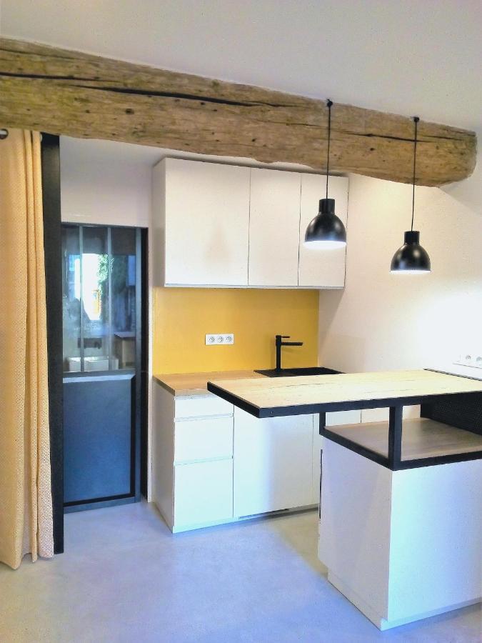 Le Petit Studio - 15 M2 - Centre Ville - Sorgue A 50 M LʼIsle-sur-la-Sorgue Buitenkant foto